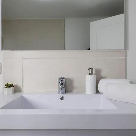 Penthouse Lyret By Pangea - Quiet - Parking - Jacuzzi *